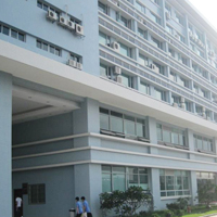 使用仓库LED报警灯后，事故减少